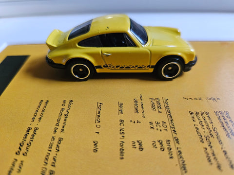 Porsche Carrera - gelb