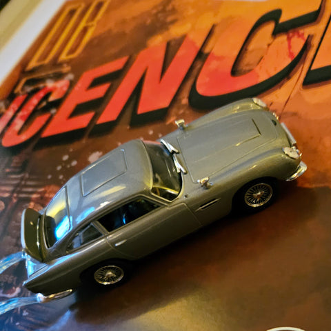 Austin Martin DB5 x James Bond x Sean Connery